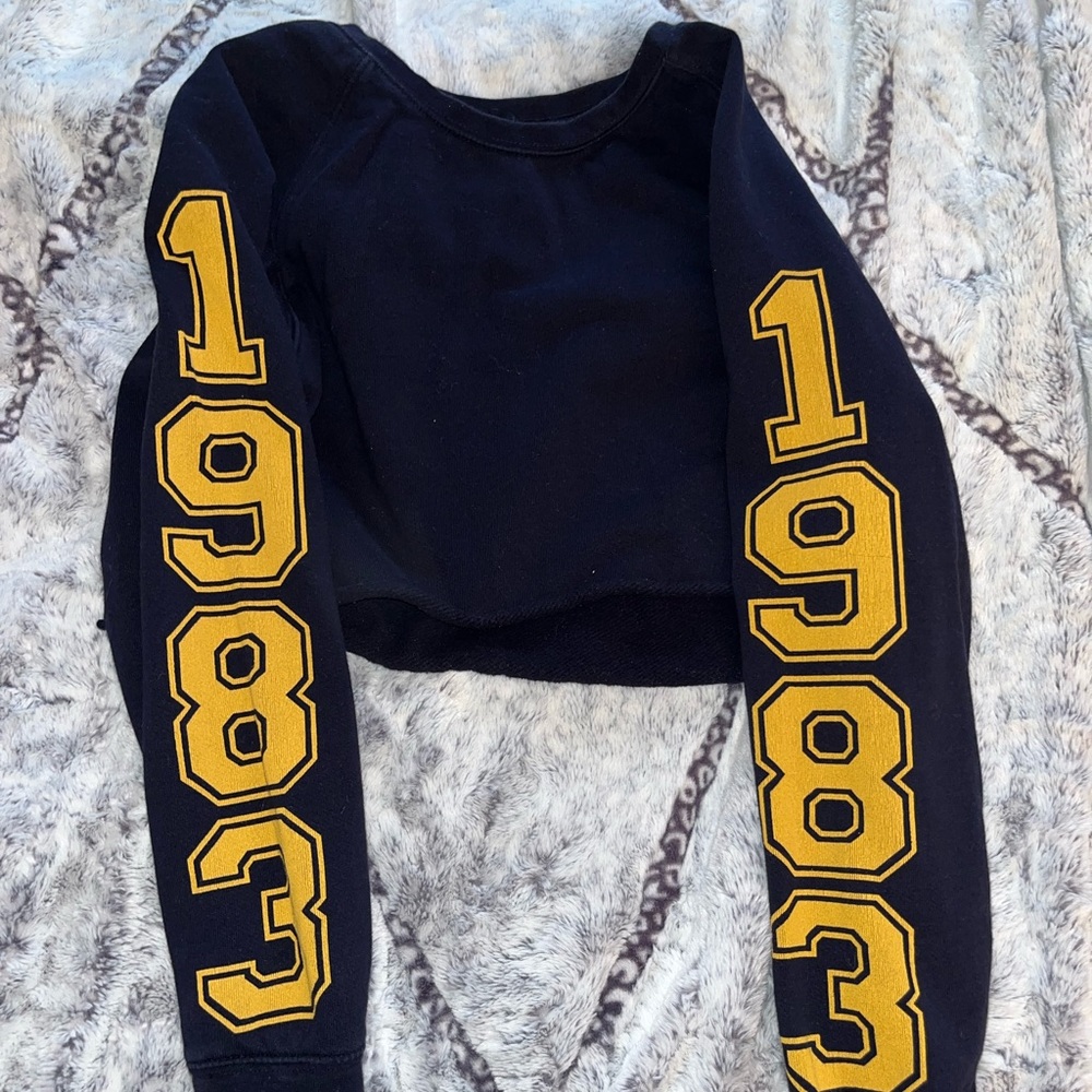 FOREVER 21 crop sweater! 🧡